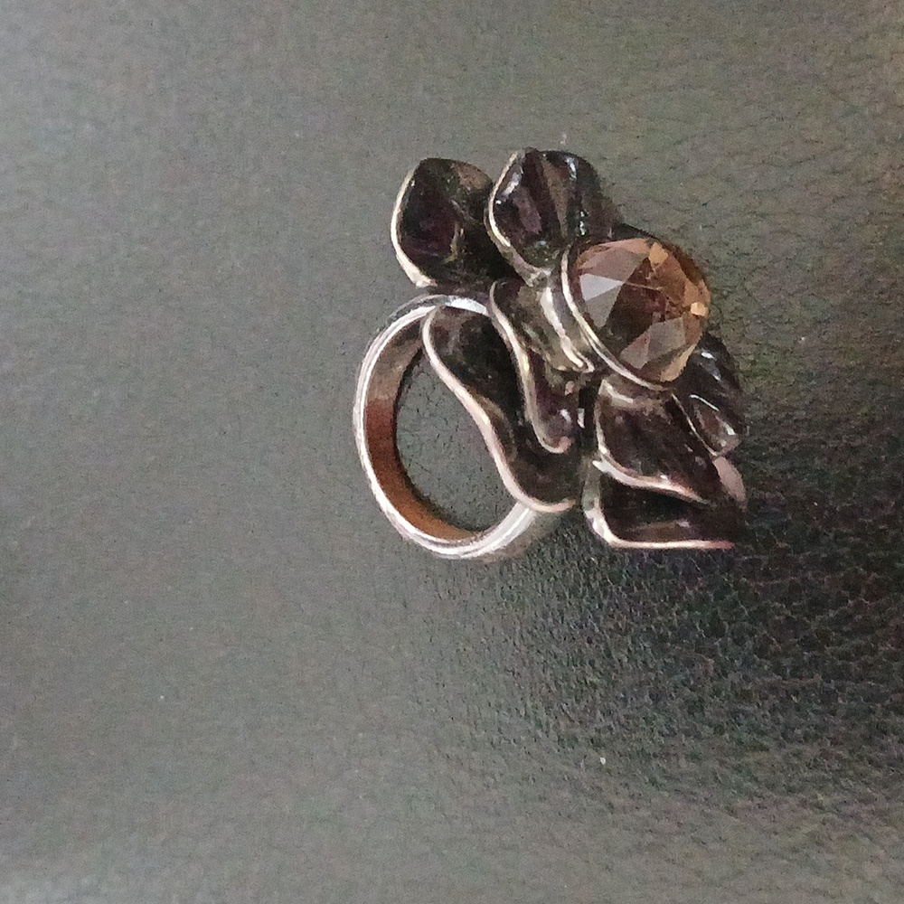 Flower ring - Picture 2 of 4